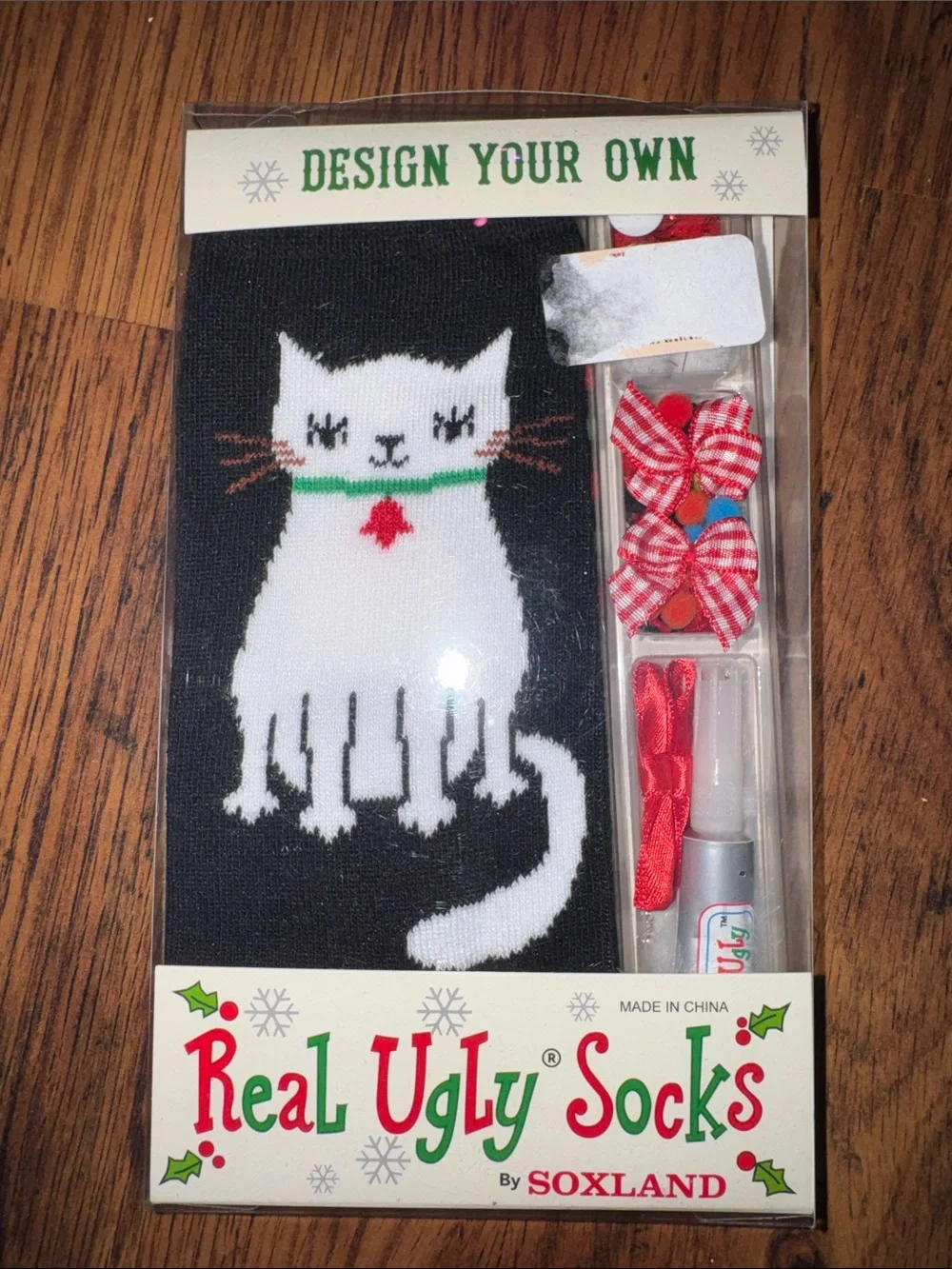 Real Ugly Socks - Black & White Cat Holiday Design C1.B.1R